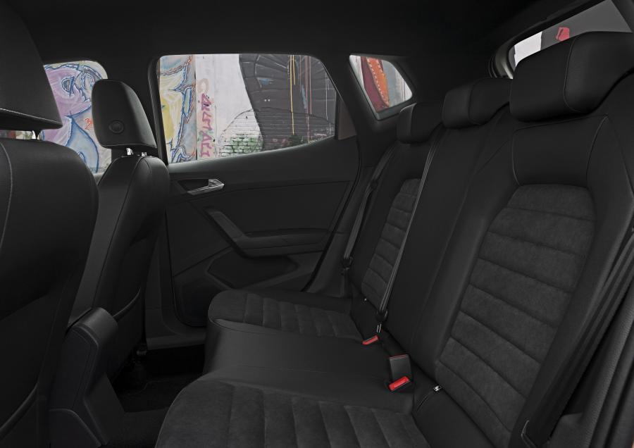Интерьер Seat Arona Xcellence 2017 года  (WW) (фото 39 из 45)